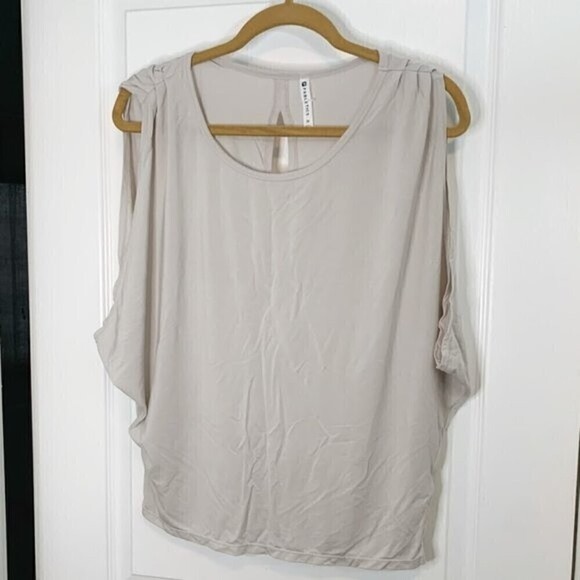 Fabletics Open Back Grey Athletic Workout Gym Sleeveless Lightweight Shirt - Picture 1 of 13